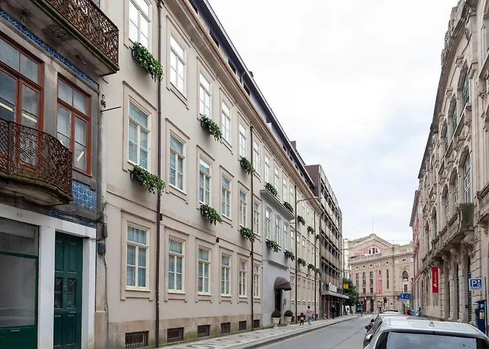 Cc Downtown Palace - D